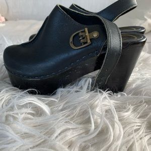 No. 6 platform clog